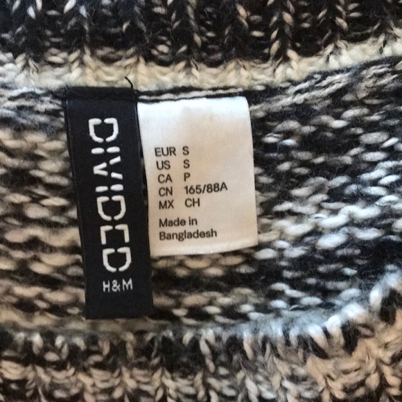 H&M Sweater - Picture 2 of 2